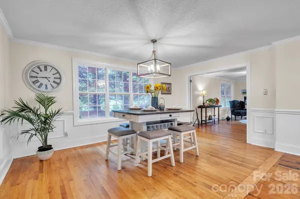 103 Forest AVE, Landrum, SC 29356