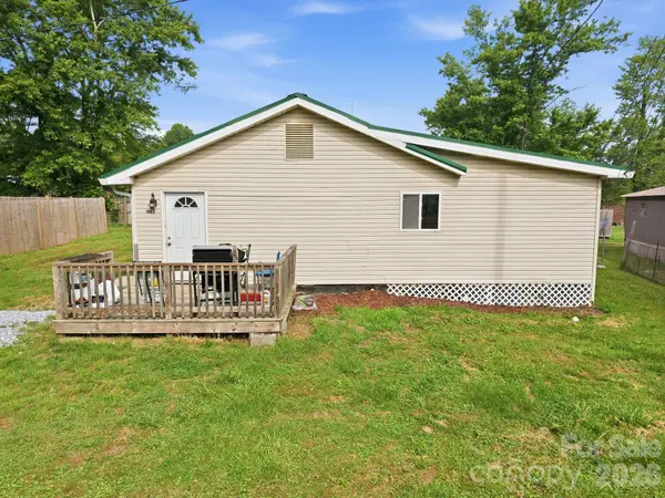 104 Jody ST, East Flat Rock, NC 28726
