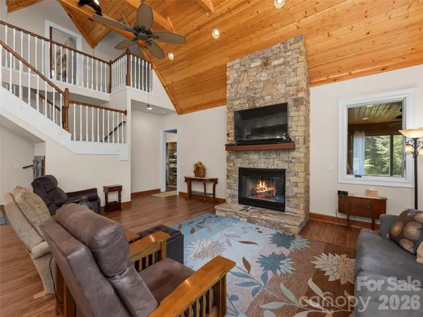 40 Shining Rock DR, Canton, NC 28716
