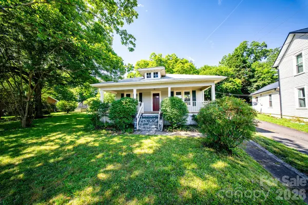110 N Chestnut ST, Morganton, NC 28655