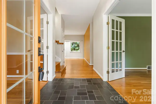 94 Paradise Cove RD, Penrose, NC 28766