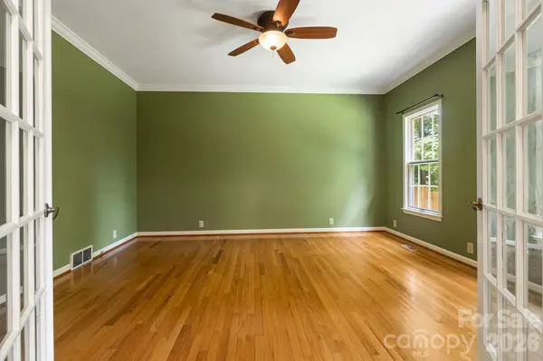 94 Paradise Cove RD, Penrose, NC 28766