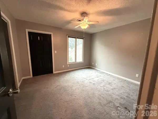 327 Eastwood DR, Salisbury, NC 28146