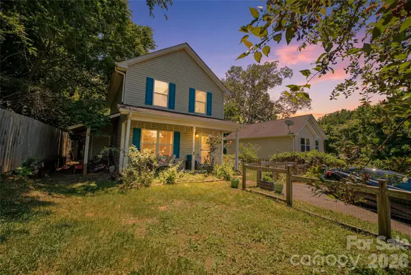 7 Dogwood LN, Asheville, NC 28803