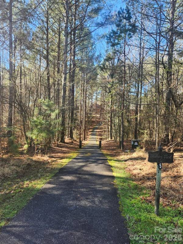 5251 Starboard LN, Granite Falls, NC 28630
