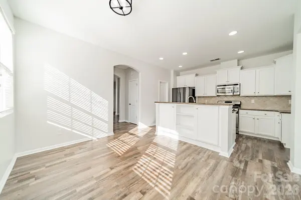 18426 W Catawba AVE, Cornelius, NC 28031
