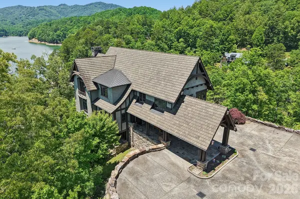 410 Lakewood DR, Bryson City, NC 28713