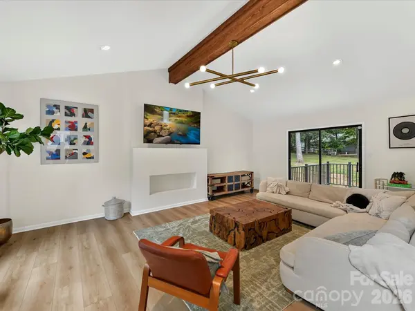 7908 Serendipity LN, Charlotte, NC 28277