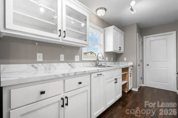 2407 Dellinger DR, Newton, NC 28658