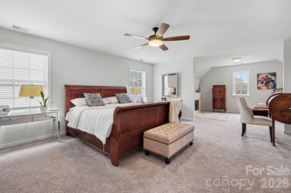 4396 Foxfield CT, Harrisburg, NC 28075