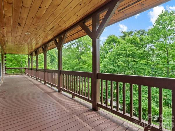 439 Upper Pig Pen RD, Green Mountain, NC 28740