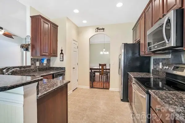 4628 Bonroi AVE, Charlotte, NC 28213