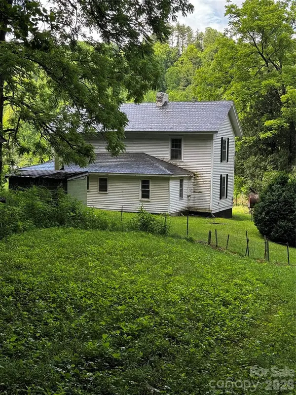 1327 NC 80 HWY, Bakersville, NC 28705
