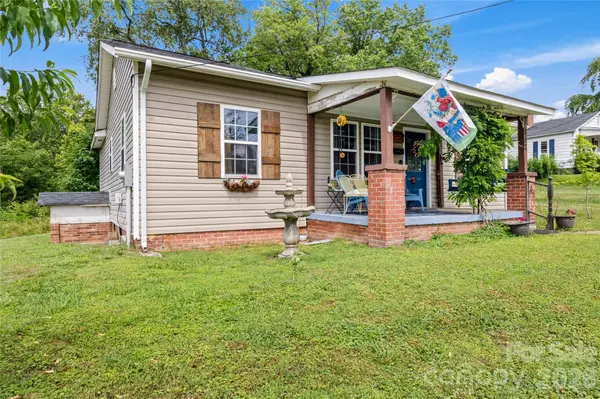112 Hillcrest ST, Jonesville, NC 28642