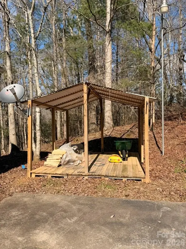 281 Cherrywood CIR, Hayesville, NC 28904