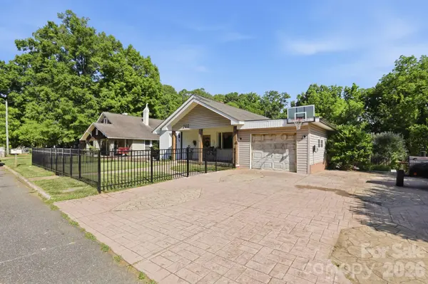 200 Feimster ST, Statesville, NC 28677