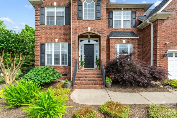 5649 Old Town LN, Gastonia, NC 28056