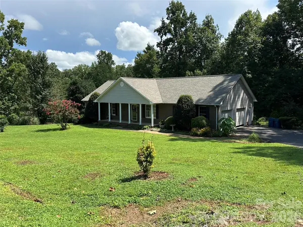 1724 Wellington AVE, Newton, NC 28658