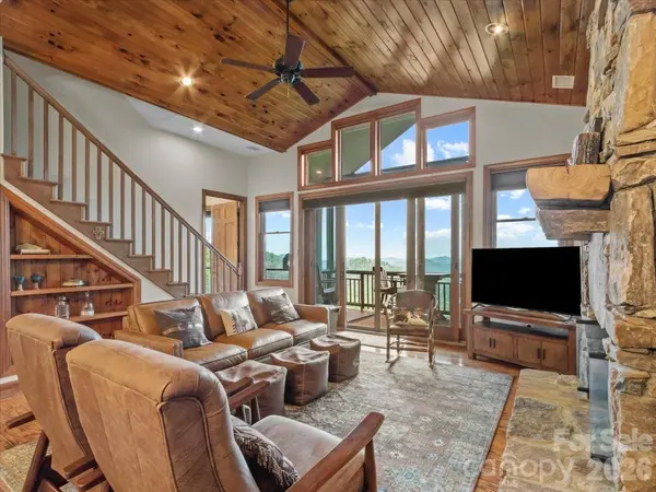 151 Spring Rock RD #D2, Burnsville, NC 28714