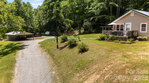 726 Israel RD, Brevard, NC 28712