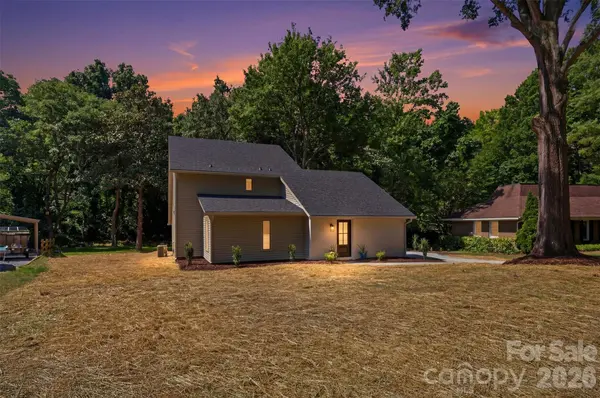 5908 Mcnair RD, Charlotte, NC 28212