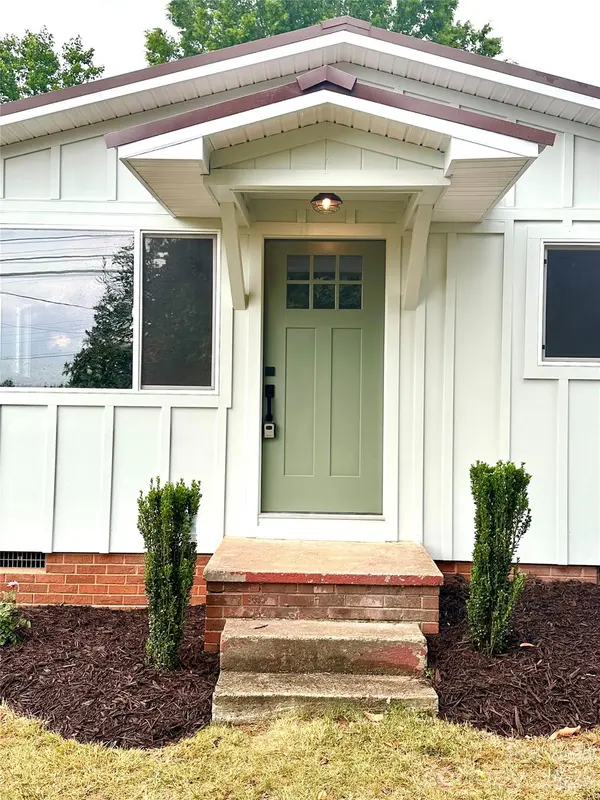 908 E 1st ST, Newton, NC 28658