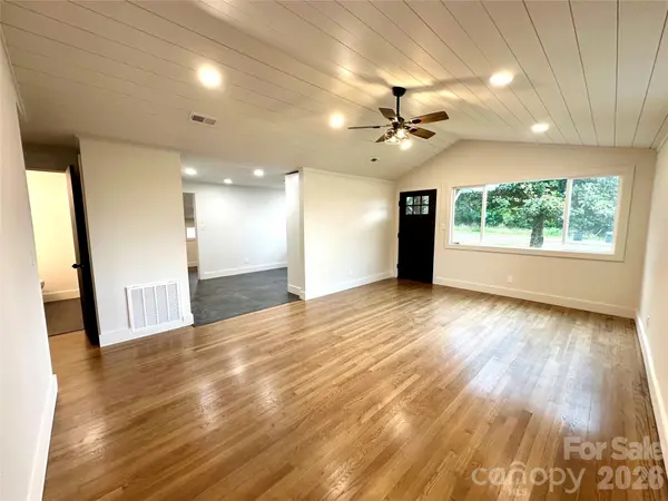 908 E 1st ST, Newton, NC 28658