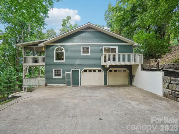 10 Chestnut Top CIR, Mills River, NC 28759