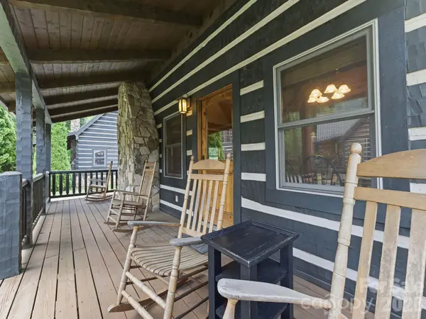 17 Rachels CIR, Maggie Valley, NC 28751