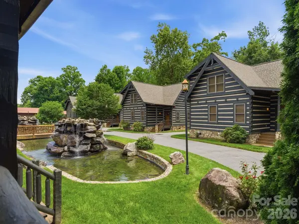 17 Rachels CIR, Maggie Valley, NC 28751