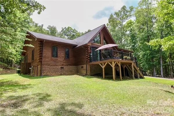 2211 Rocky Cove LN, Denton, NC 27239