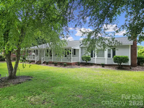 215 W Stevens ST, Kershaw, SC 29067