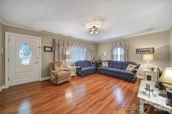 215 W Stevens ST, Kershaw, SC 29067