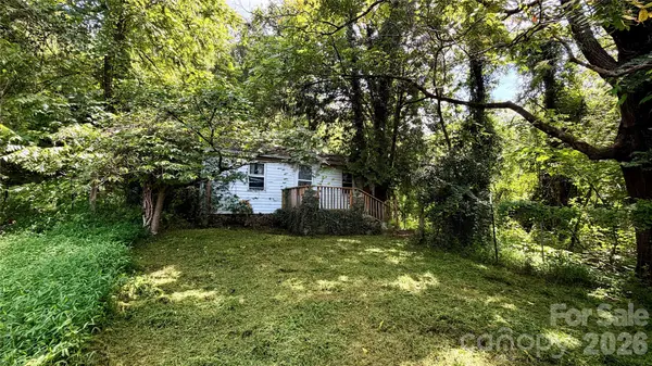 20 Utopia RD, Asheville, NC 28805