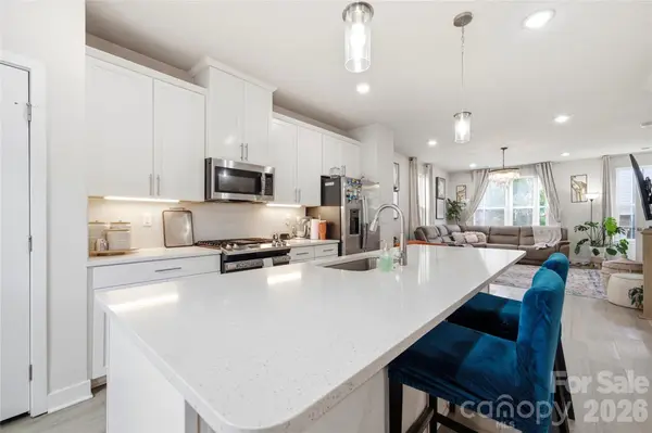9116 Mallard Mills DR, Charlotte, NC 28262