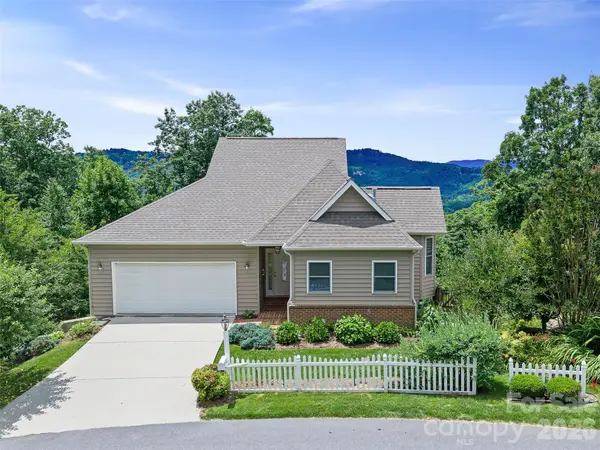 67 Ashefield CT, Hendersonville, NC 28791