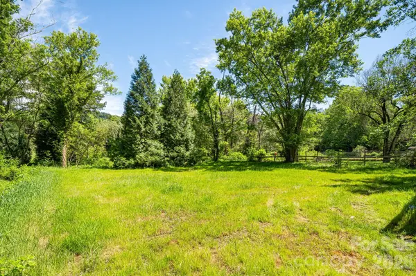 468 Beaverdam RD, Asheville, NC 28804