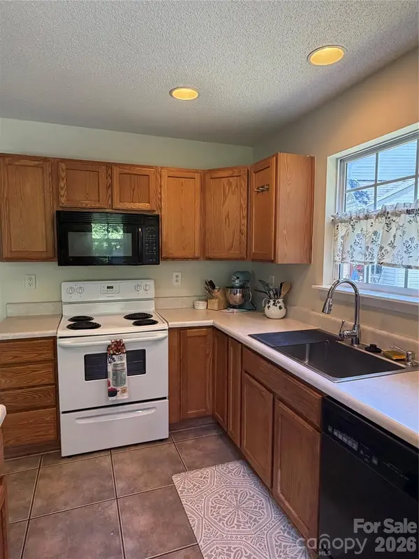 2850 Mayer House CT, Charlotte, NC 28214