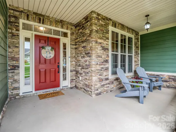 17 Black Iron LN, Hendersonville, NC 28792