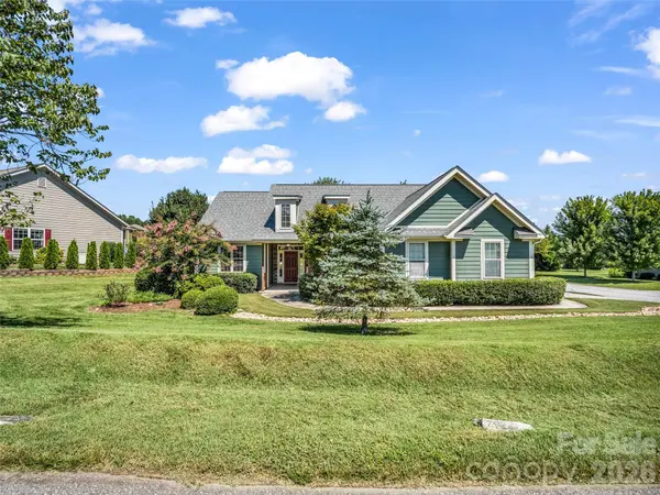 17 Black Iron LN, Hendersonville, NC 28792