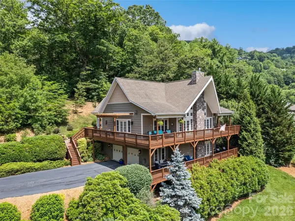 406 Inverness DR, Waynesville, NC 28785