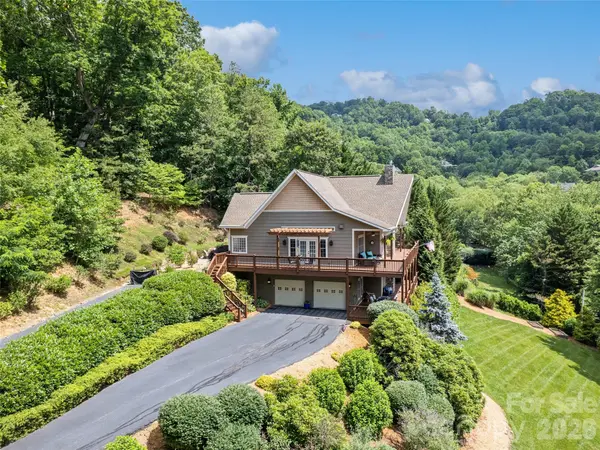 406 Inverness DR, Waynesville, NC 28785