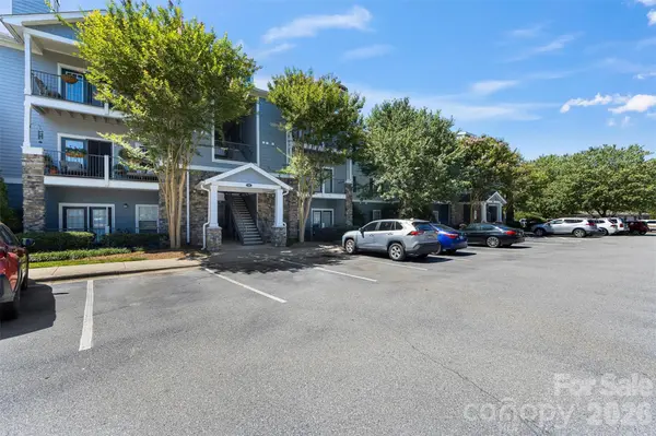 100 Vista Lake DR #3, Candler, NC 28715