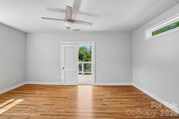 28 Ridgefield PL, Asheville, NC 28803
