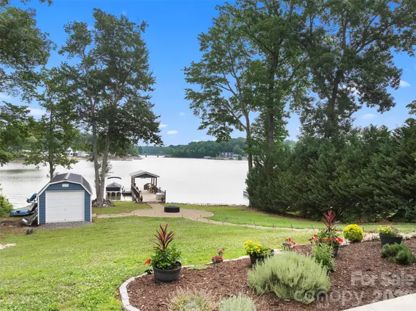 645 Riverside DR, Lexington, NC 27292