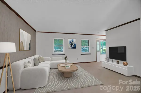 900 Highland Mist LN, Charlotte, NC 28215