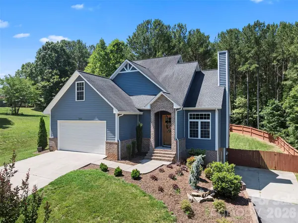 7015 Waterfront PL, Granite Falls, NC 28630