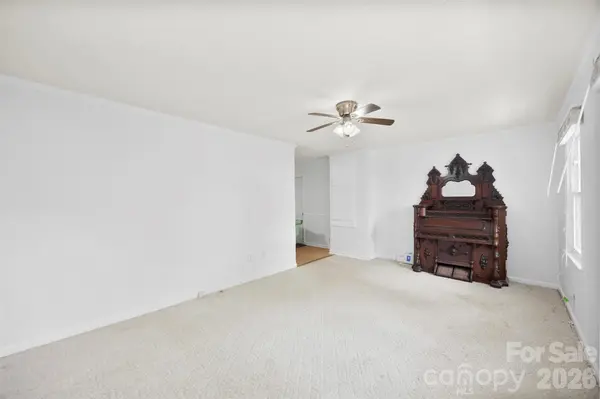 611 W Lewis ST, Dallas, NC 28034