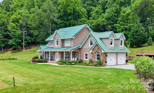 227 Black Bear CV, Clyde, NC 28721