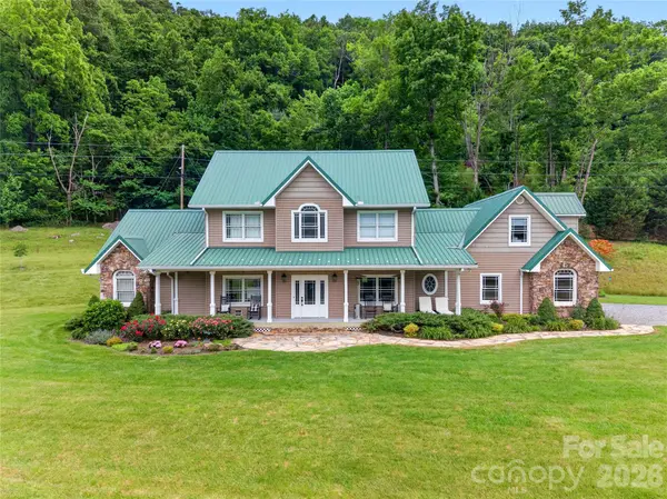 227 Black Bear CV, Clyde, NC 28721